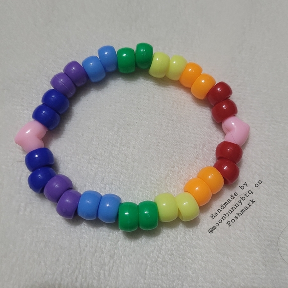 Handmade stacking bracelets "queer" LGBT pride 🏳️‍🌈 beaded kandi - Picture 5 of 9